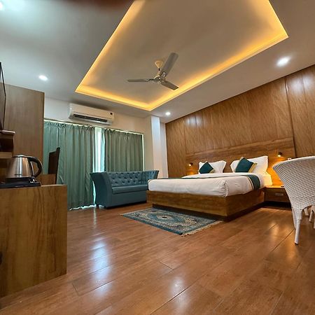Hotel 7 Heaven Dehradun Exterior photo